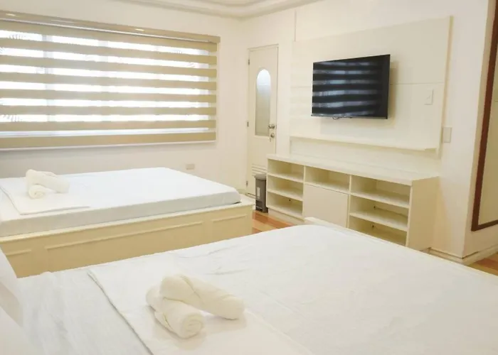 Holiday home Makati Altean Manila